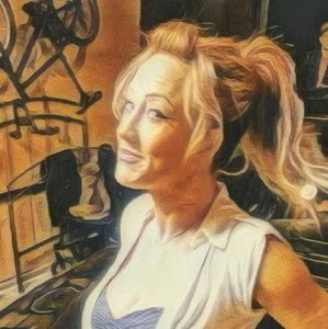 Meet your Posher, Alexanndra